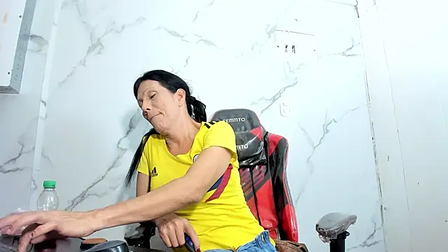 Cleopatra Trans online show from December 16, 1:28 pm