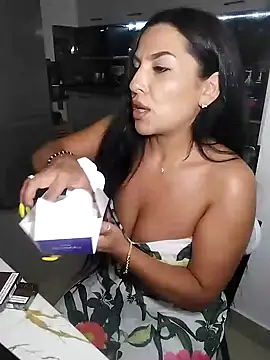 hot-babygirl online show from July 29, 8:53 pm