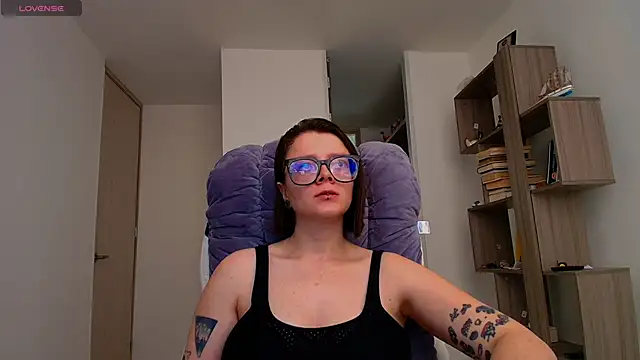 Snapshot of Arya_starrk chatting on October 19, 2:41 pm Arya starrk online show from October 19, 2:41 pm