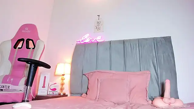 Valentinamolina  online show from September 19, 12:09 am