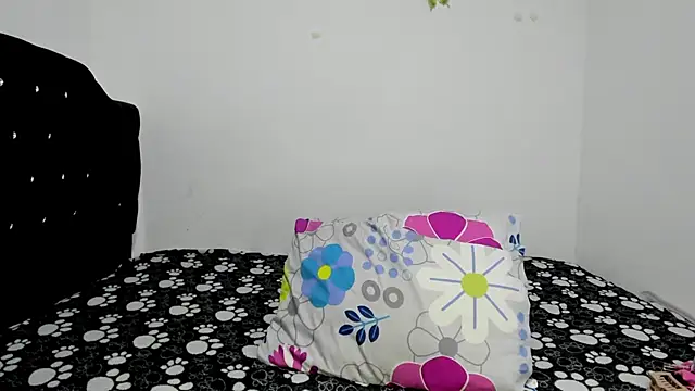 valentine loves online show from February 20, 11:38 pm