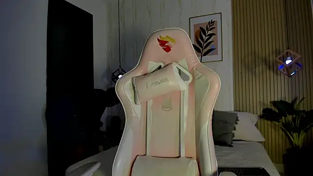 CameronCollins  online show from September 15, 7:54 pm