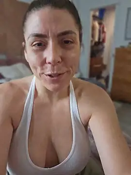 Ellie-L-Elizabeth online show from June 11, 2:25 pm
