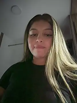 lunablossom  online show from November 7, 12:38 am