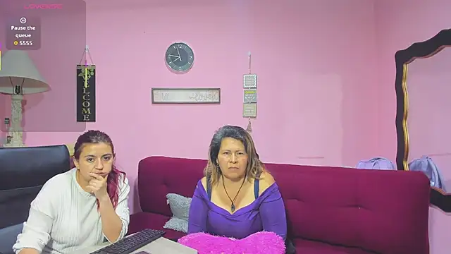 lesbiancuple online show from October 20, 12:46 am
