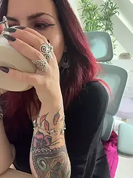 LunaMoongirl online show from July 15, 6:07 am