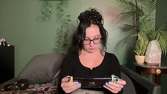 Snapshot of sweetandwet_daddy chatting on September 30, 12:00 pm sweetandwet daddy online show from September 30, 12:00 pm
