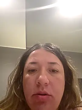 isabella rossse online show from February 3, 8:34 pm