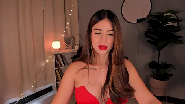 Snapshot of LiaPearce chatting on October 10, 1:05 pm LiaPearce online show from October 10, 1:05 pm