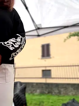 DaisyVibesss online show from October 19, 7:54 am