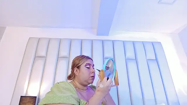 aandreaperez online show from March 30, 12:16 pm