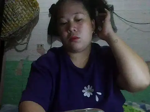 hotsexylyn online show from December 16, 4:40 am