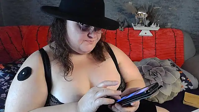 Snapshot of ThickBones chatting on October 29, 12:31 pm ThickBones online show from October 29, 12:31 pm