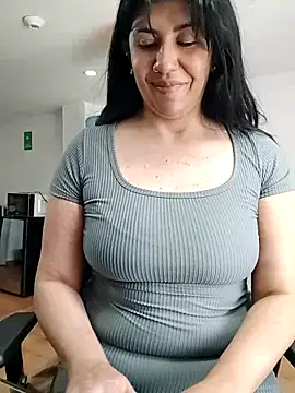 aisha latina online show from June 22, 2:47 pm