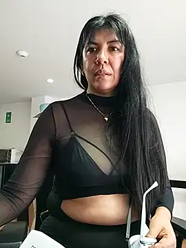 aisha latina online show from October 30, 5:03 pm