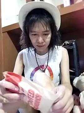 Little suzy5 online show from May 28, 7:01 pm