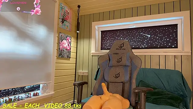 SandyChris online show from February 25, 9:08 am