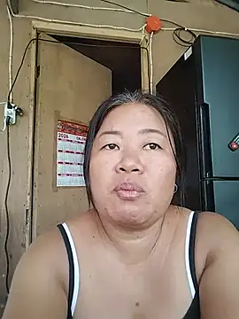 Lovelywoman43 online show from June 10, 11:25 pm