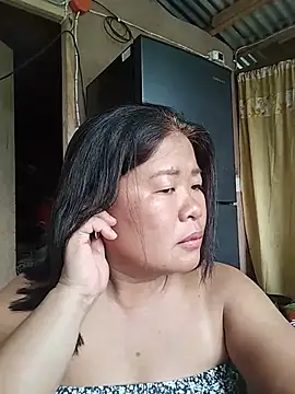 Lovelywoman43 online show from July 27, 4:53 am