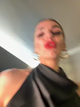 Bad Giorgia online show from September 13, 9:23 pm