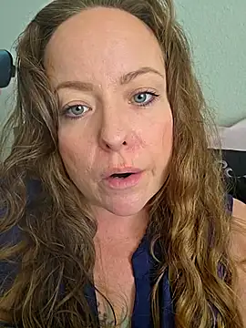 julimonroe online show from February 7, 5:50 pm