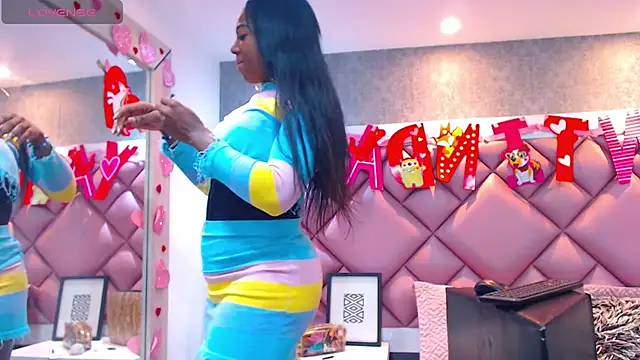 DanielaDuff online show from October 3, 7:52 pm