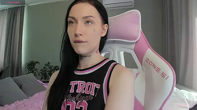 JenniferQueen11 online show from September 30, 7:47 am