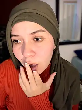 MatchedEyebrow online show from April 17, 8:44 pm