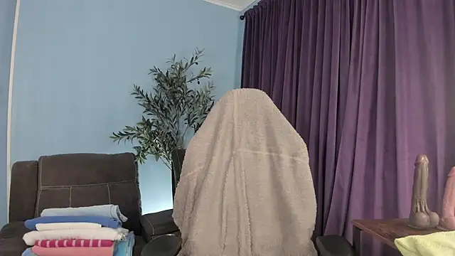 Kelly Carolina online show from May 6, 11:47 am