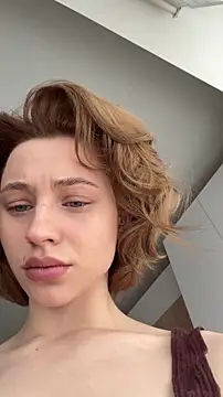 Camilla Railian online show from April 5, 7:07 am