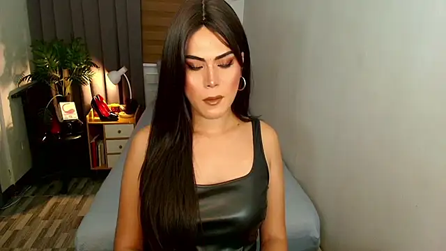 SweetieZeveey  online show from November 14, 8:42 pm