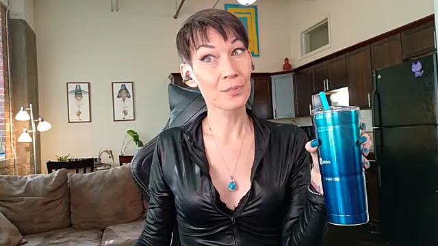 EveEnigma online show from December 18, 8:35 pm