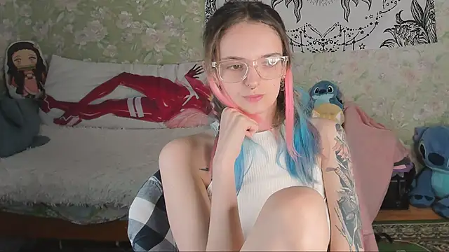 Snapshot of Cutie_Adelia chatting on October 20, 1:25 pm Cutie Adelia online show from October 20, 1:25 pm