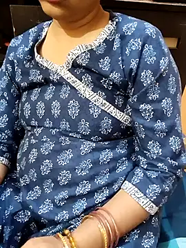 Snapshot of Diya_143 chatting on October 7, 9:57 am Diya 143 online show from October 7, 9:57 am