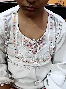 Snapshot of Diya_143 chatting on October 8, 10:30 am Diya 143 online show from October 8, 10:30 am