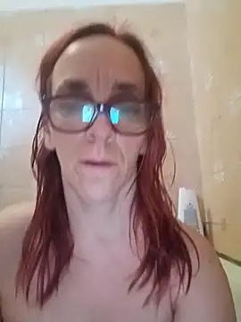 Dettybitch40 online show from March 7, 6:20 am