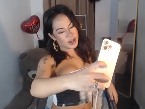FrancineGarcia online show from June 7, 11:28 am