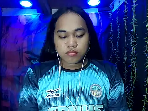 bettina love online show from December 16, 8:04 pm