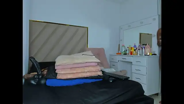 Niki Kerr online show from January 18, 6:53 am