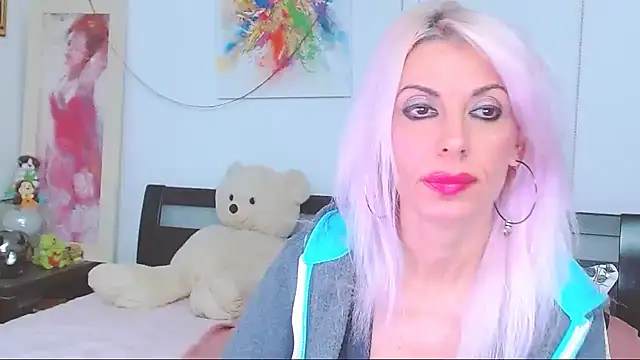 HoneyLara online show from October 26, 7:09 pm