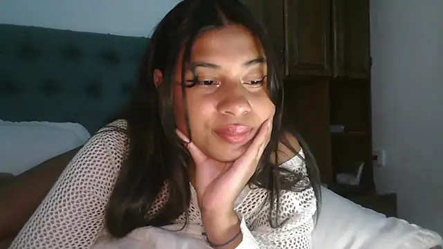 Snapshot of dark_enchantress_ chatting on October 9, 1:32 am dark enchantress online show from October 9, 1:32 am