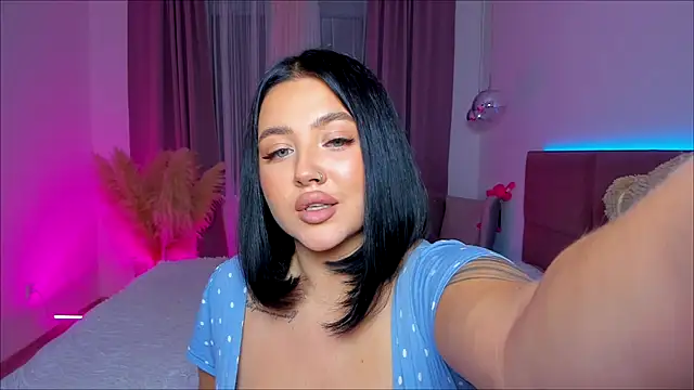 Snapshot of KylieLips chatting on September 29, 6:57 pm KylieLips online show from September 29, 6:57 pm