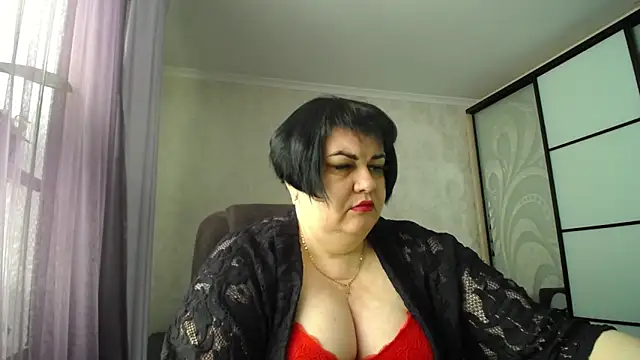 JuicyLady Di online show from April 16, 4:57 am