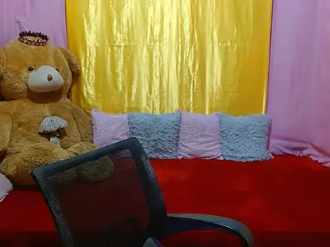 xxSexyBitch69xx online show from March 18, 10:20 am