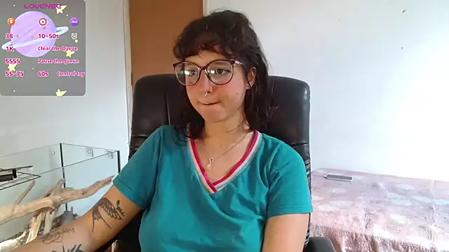 Snapshot of myamillor chatting on October 4, 12:55 pm myamillor online show from October 4, 12:55 pm