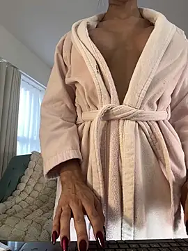 divavirtual11 online show from September 13, 9:45 pm