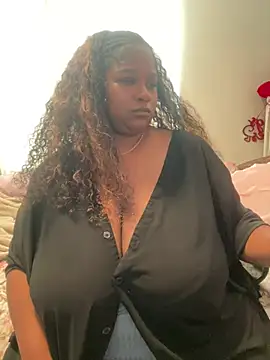 BigFineSelena online show from June 16, 3:35 pm