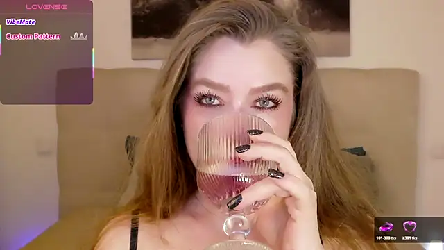 PetersEmily online show from April 19, 9:50 pm