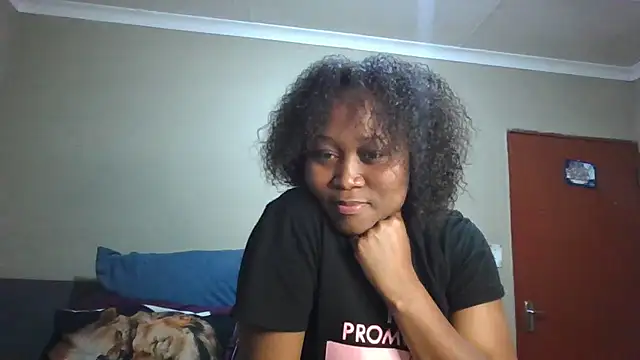 Snapshot of EbonySeductressx chatting on September 30, 6:13 pm EbonySeductressx online show from September 30, 6:13 pm