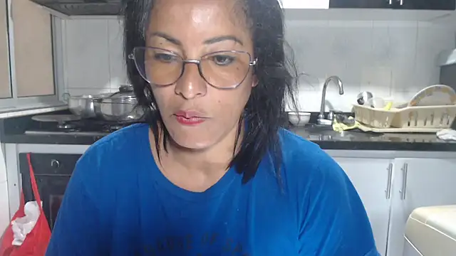 kateleyagrey online show from October 18, 8:32 pm